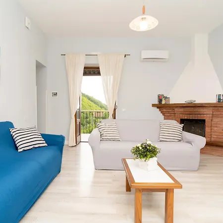 Celentano House, Immersed In The Authentic Setting Of Vico Equense! דירה