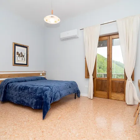 Celentano House, Immersed In The Authentic Setting Of Vico Equense!