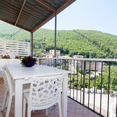 Apartament Celentano House, Immersed In The Authentic Setting Of Vico Equense!