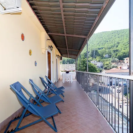 Celentano House, Immersed In The Authentic Setting Of Vico Equense! * ויקו אקוונסה
