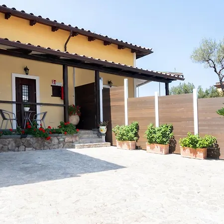 Celentano House, Immersed In The Authentic Setting Of Vico Equense! דירה